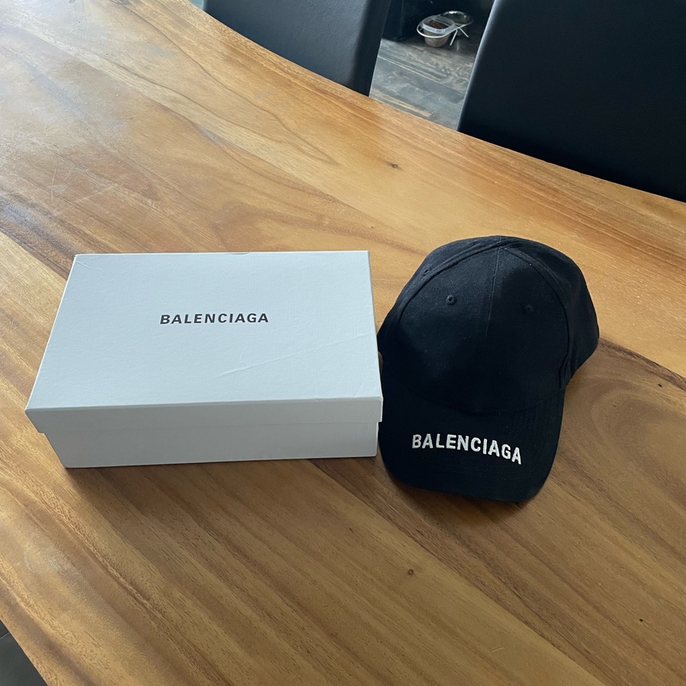 Balenciaga Cap